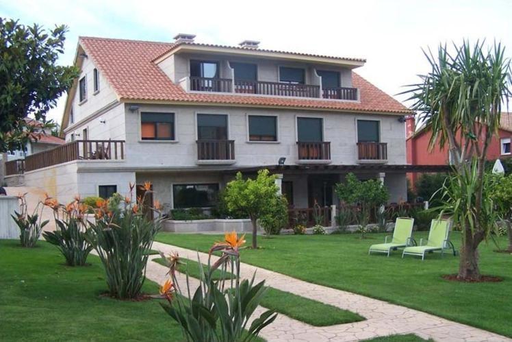 Apartamentos Ababides Baiona Exterior photo